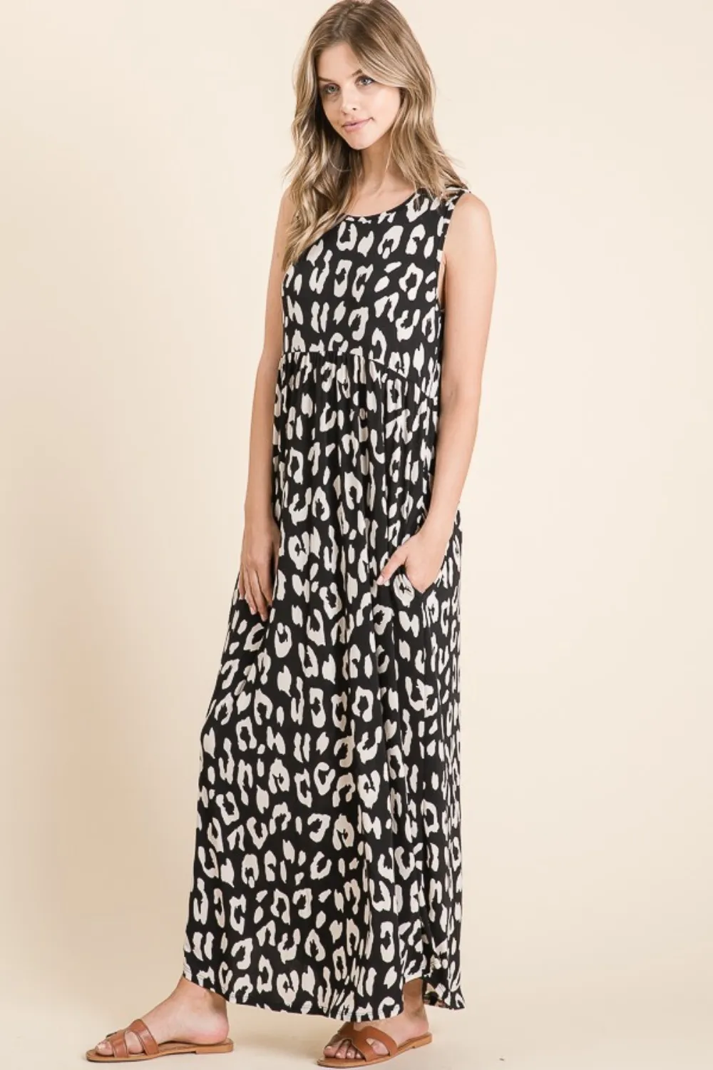 Leopard-Maxi-Dress-with-Pockets-Black-3