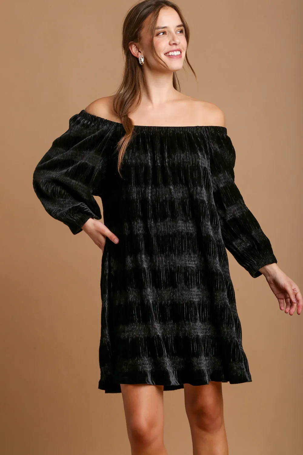 Off-Shoulder-Balloon-Sleeve-Velvet-Mini-Dress-Black-1